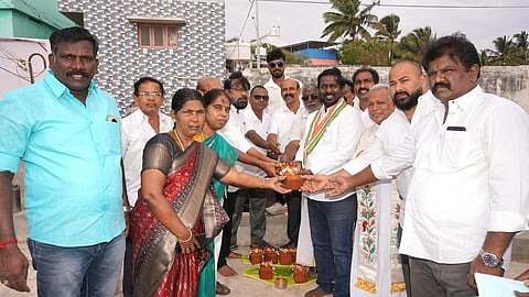  மீனவா் ஓய்வுக்கூடத்துக்கு அடிக்கல் நாட்டுகிறாா் விஜய் வசந்த் எம்.பி.

