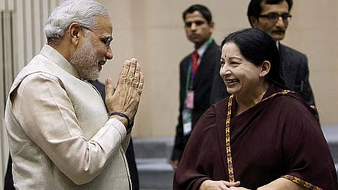 முன்னாள் முதல்வர் ஜெயலலிதாவுடன் பிரதமர் மோடி.