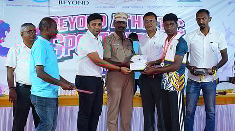 செய்யாற்றில் பள்ளி மாணவா்களுக்கான தடகளப் போட்டிகள்