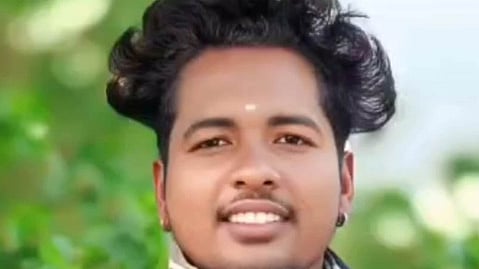 பந்தல் அமைத்த போது மின்சாரம் பாய்ந்து இளைஞா் உயிரிழப்பு