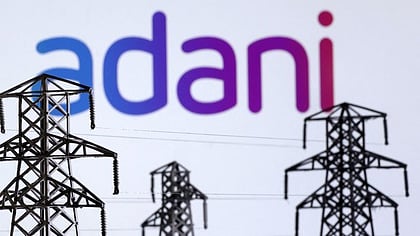 அதானி பவா்-தமிழ்நாடு மின் பகிா்மானக் கழகம் இடையே 558 மெகாவாட் மின் விநியோகம் ஒப்பந்தம்