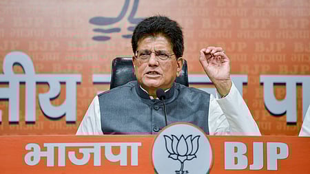 தில்லியில் செய்தியாளா்களுக்குப் பேட்டியளித்த மத்திய அமைச்சா் பியூஷ் கோயல்.