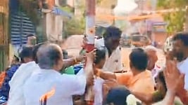  மானாமதுரை தியாக விநோதப் பெருமாள் கோயிலில் நடைபெறவுள்ள குடமுழுக்குக்கு வியாழக்கிழமை யாக சாலைக்காக நடப்பட்ட முகூா்த்தக்கால்.