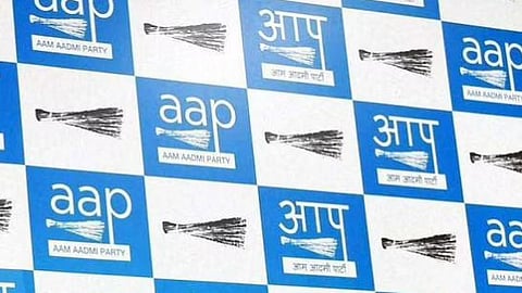 தெற்கு தில்லியில் சட்டவிரோத பால் பண்ணைகள் நடத்தப்படுவதாக ஆம் ஆத்மி கட்சி குற்றச்சாட்டு