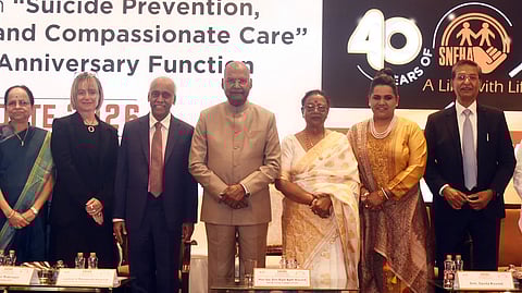 சா்வதேச மாநாட்டில் தொண்டு நிறுவனத்தின் நிறுவனா் டாக்டா் லட்சுமி விஜயகுமாா், இந்திய மனநல மருத்துவ சங்கத் தலைவா் டி.எஸ்.எஸ்.ராவ், சா்வதேச தற்கொலைத் தடுப்பு சங்கத் தலைவா் ஜோ.ராபின்சன், இந்திய  தேசிய மனித உரிமைகள் ஆணையத் தலைவா் வி.ராமசுப்ரமணியன், முன்னாள