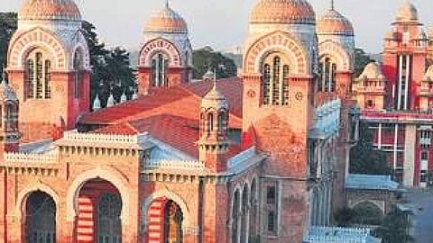 சென்னை பல்கலை. பட்டப்படிப்பு  தோ்வு முடிவுகள் இன்று வெளியீடு