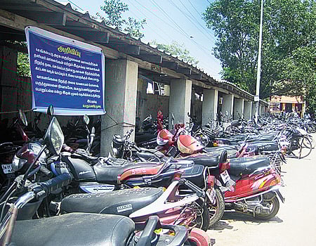 மருத்துவமனையில் திருடுபோகும் இரு சக்கர வாகனங்கள் 