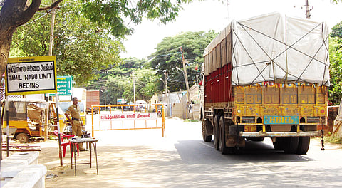 ஊத்துக்கோட்டையில் தேவை நவீன சோதனைச் சாவடி?