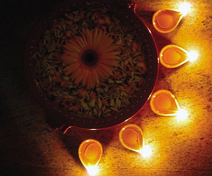 ஒளி பரப்பும் திருநாள்!