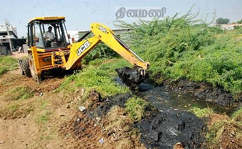 தினமணி செய்தி எதிரொலி: ஓராண்டாக தேங்கிக் கிடந்த சாக்கடை நீரை அகற்ற ஈரோடு மேயர் உடனடி நடவடிக்கை