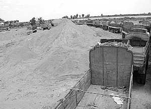 காவிரி, பவானியில் கொள்ளைபோகும் மணல்