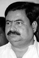 சிவப்பில் படியும் கறுப்புக் கரை!