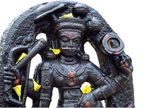 வீரக் கற்​கள்..​ குறிஞ்சிச் கோட்​டை​கள்!