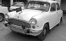 வாகனங்களில் கட்சிக் கொடி: ஏமாறும் போலீஸôர்