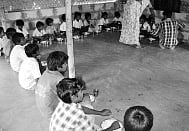 ஏழை மாணவர்களின் பசியைப் போக்க அரசு முன்வருமா?