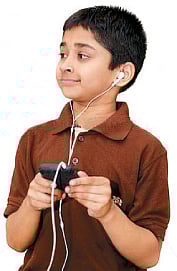 ஆயுள் காக்கும் ஆயுர்வேதம்: காதுக்​குக் கடி​வா​ளம் தேவை!