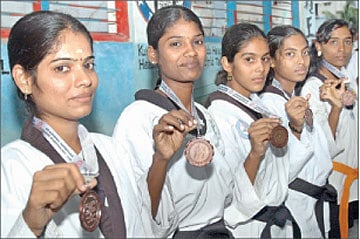 பதக்க மங்​கை​கள்!