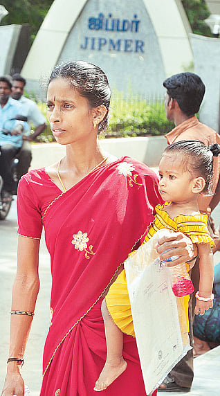 ஜிப்மர் மற்றும் அரசு மருத்துவமனையில் மருந்து வாங்க, பாட்டிலுடன் செல்ல வேண்டும்