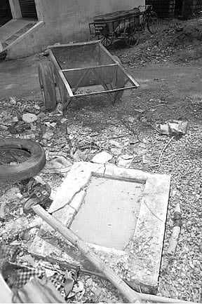 மாநகராட்சி அறையில் முடங்கிய தீரர் சத்தியமூர்த்தி சிலை!