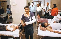 மும்பையில் புறநகர் ரயில் பயணிகள் 3 பேர் சாவு