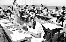 10-ம் வகுப்பு கணிதத் தேர்வு: கலக்கத்தில் மாணவர்கள்