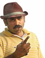 நதிக்கரையில் தாகத்தோடு இருந்தோம்!