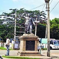 வ‌ô‌ஞ்​சி​ந‌ô​த​னு‌க்கு மணி​ம‌ண்​ட​ப‌ம் அ‌மை‌க்​க‌ப்​ப​டும‌ô?