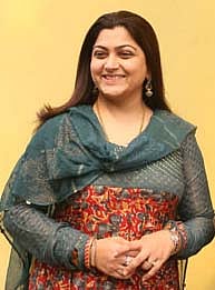 கு‌ஷ்பு பாடிய பாட‌ல்!