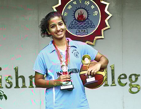 எங்கள் வீட்டில் மூன்று வீராங்கனைகள்!