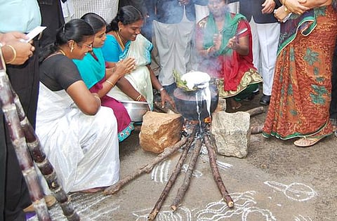குடும்ப அட்டைகளுக்கு சிறப்பு பொங்கல் பரிசு : முதல்வர் 