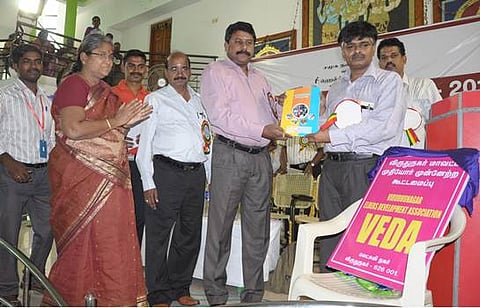 பெற்றோர்களை முதியோர் இல்லத்திற்கு அனுப்பாமல் பிள்ளைகள் பாதுகாக்க வேண்டும்: ஆட்சியர் 