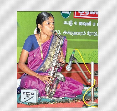 பெண்களாலும் வாசிக்க முடியும்!