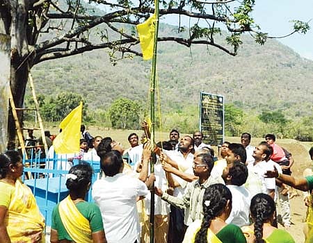 மங்கலதேவி கண்ணகி கோயில் கொடியேற்றம்