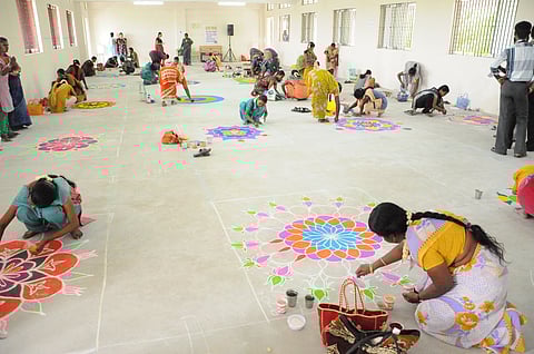 ஸ்ரீசௌடாம்பிகா பொறியியல் கல்லூரியில் ரங்கோலி போட்டி