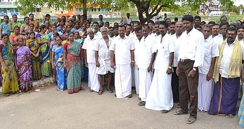 இருக்கன்குடி பகுதியில் ஆக்கிரமிப்புகளை அகற்றுவதை தாற்காலிகமாக நிறுத்த வேண்டும்: ஆட்சியரிடம் மனு