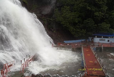 குற்றாலம் பேரருவியில் குளிக்கத் தடை