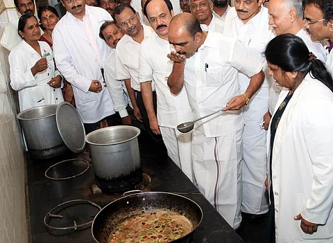 அயனாவரம் தொழிலாளர் ஈட்டுறுதி மருத்துவமனையில் அமைச்சர் ஆய்வு