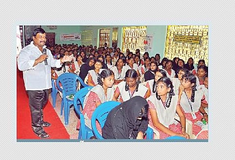 70 வயது தாத்தாவின் கண்கள்...7 வயதுச் சிறுவனுக்கு!