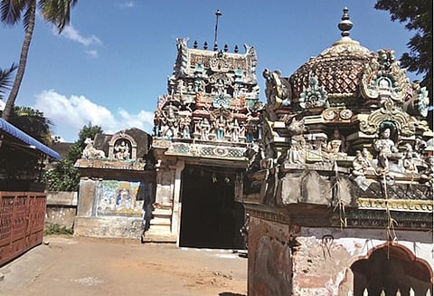 கதிரவன் வணங்கும் கருணாசாமி