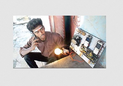 வயலுக்குப் போகாமலேயே நீரிறைக்கும் மோட்டாரை இயக்கலாம்!