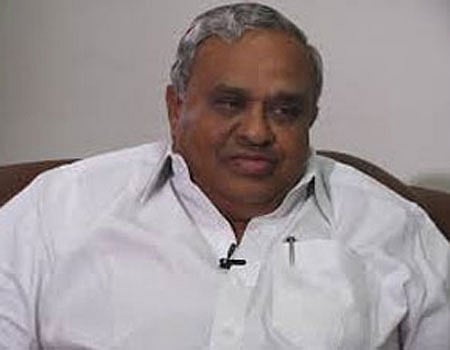 தோளைத் தட்டி இவர்தான் வேட்பாளர் எனலாம்; ஆனால் பெயரை சொல்லக் கூடாதா?: தேர்தல் ஆணைய கெடுபிடிக்கு ஞானதேசிகன் கேள்வி