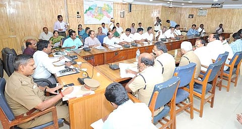 விருதுநகர் மக்களவை தொகுதி வாக்கு எண்ணும் மையங்களுக்குள் கைப்பேசி கொண்டு செல்ல அனுமதி கிடையாது: டி.என்.ஹரிஹரன்