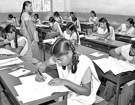 பொறியியல் படிப்பை "சான்ட்விச்' முறைக்கு மாற்ற வேண்டும்