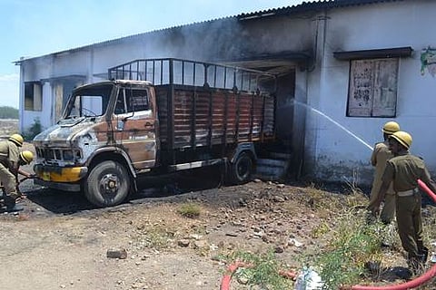 விருதுநகர் அருகே தீப்பெட்டி தொழிற்சாலையில் தீ விபத்து: ஒருவர் படுகாயம்