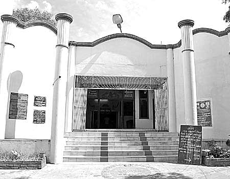 நூற்றாண்டு பழம் பெருமை வாய்ந்த மதுரை தமிழ்ச் சங்கத்தின் பாரம்பரியம் காப்பாற்றப்படுமா?