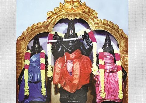 மலை உச்சியிலே மயக்கும் வேணுகானம்!