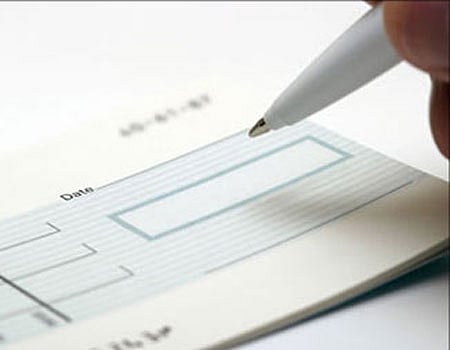 காசோலை பணமின்றி திரும்பினால் பிணையில்லா சிறை: சட்ட திருத்தம் கொண்டுவர மத்திய அரசு திட்டம்