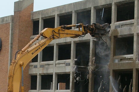 தாம்பரத்தில் விதியை மீறி கட்டிய  மண்டபத்தை இடிக்க சென்னை உயர் நீதிமன்றம் உத்தரவு