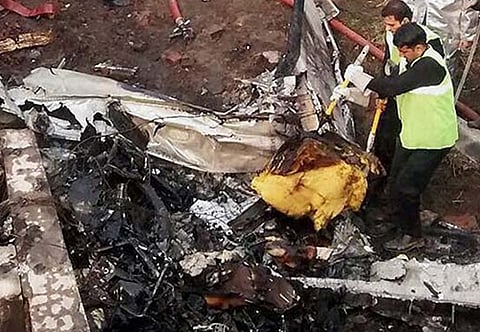 தில்லி விமான விபத்து: பாதுகாப்பு படை வீரர்கள் உள்பட 10 பேர் பலி, சம்பவ இடத்துக்கு விரைந்தார் ராஜ்நாத் சிங் 