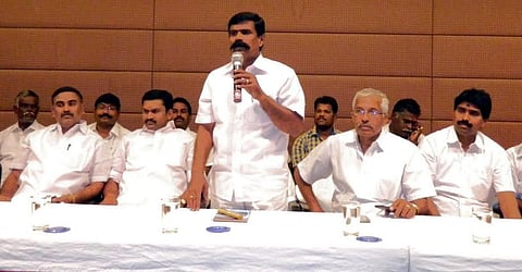 3 நாள் போராட்டத்துக்கு முடிவு: மணல் லாரிகள் வேலைநிறுத்தம் வாபஸ்  